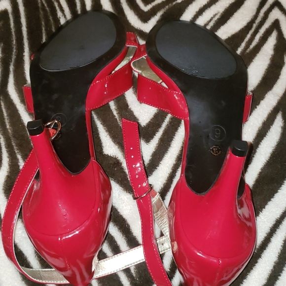 Red Heels - Picture 3 of 5